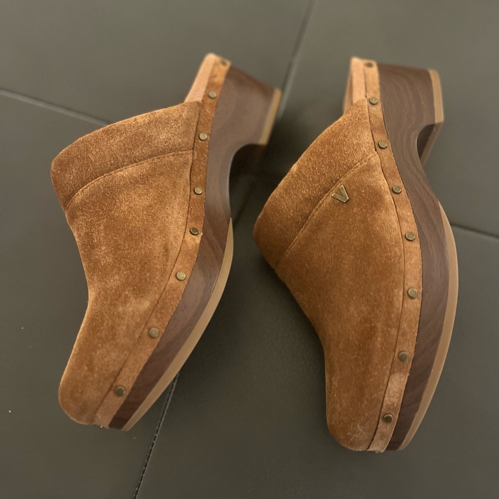 VIONIC brown clogs - Picture 2 of 4